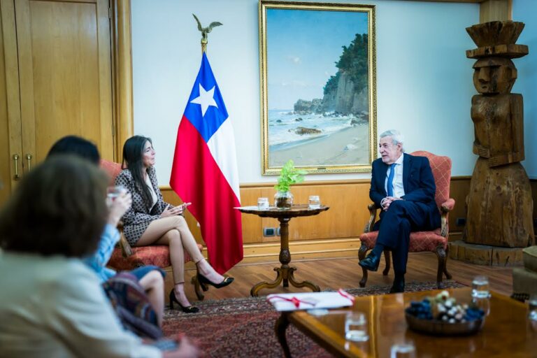 Reunión de AMMPE con Ministro de RR.EE. chileno